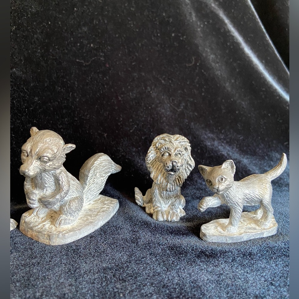 Lot of 5 Michael Ricker Pewter Sculpture Animals Moose Cat Dog Lion Squirrel - Picture 3 of 11